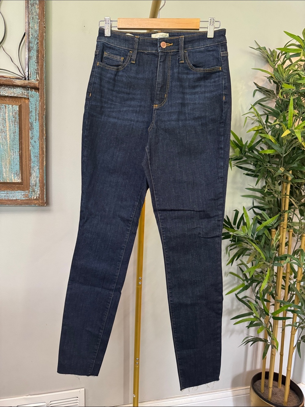 Universal Thread Dark Blue High-Rise Skinny Jeans raw hem EUC